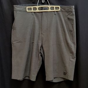 Billabong Crossfire Mid Submersible Shorts for Men size 33 in Black.